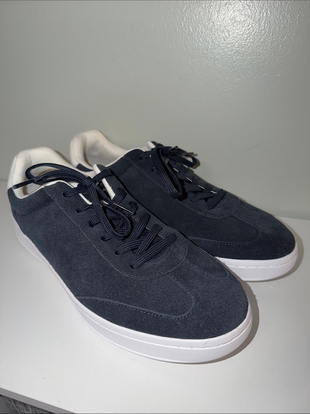 Rockport Men's Navy Suede Sneakers with White Sole NWOT